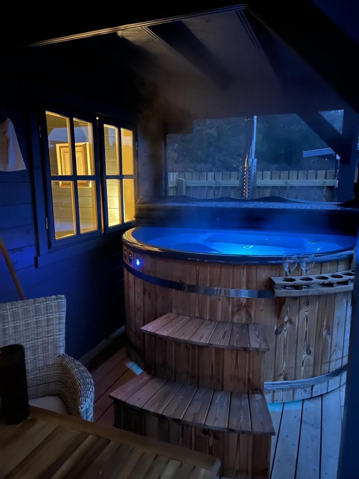 Retreat Hot Tub Highland Cabin Инвернесс Экстерьер фото